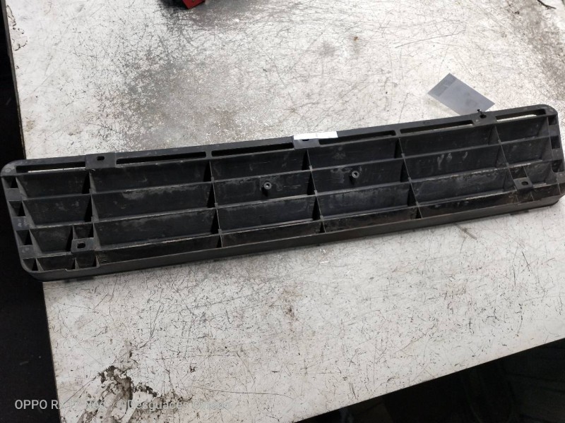 Recambio de rejilla delantera para iveco daily caja cerrada (1989 =>) 30-8 caja cerrada referencia OEM IAM   