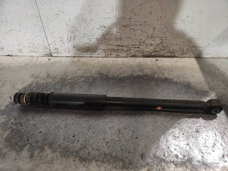 Recambio de amortiguador trasero derecho para dacia duster ambiance 4x2 referencia OEM IAM 562105043R  