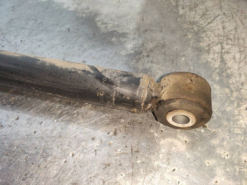 Recambio de amortiguador trasero izquierdo para dacia duster ambiance 4x2 referencia OEM IAM 562105043R  