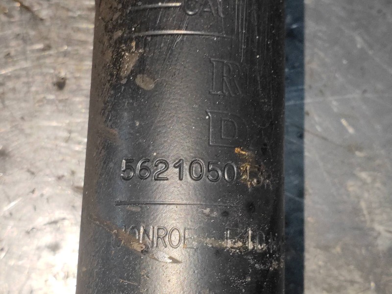 Recambio de amortiguador trasero izquierdo para dacia duster ambiance 4x2 referencia OEM IAM 562105043R  