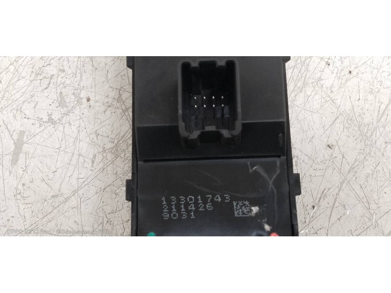 Recambio de mando elevalunas delantero izquierdo para opel insignia berlina cosmo referencia OEM IAM 13301743  