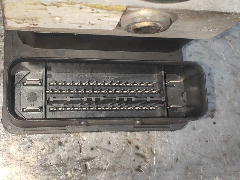 Recambio de abs para ford focus lim. (cb4) titanium referencia OEM IAM 10096001273 28560004033 8M512C405AA 10020603224