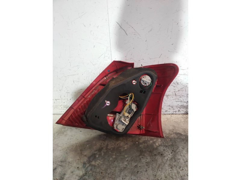 Recambio de piloto trasero izquierdo para toyota yaris (ksp9/scp9/nlp9) básico referencia OEM IAM   