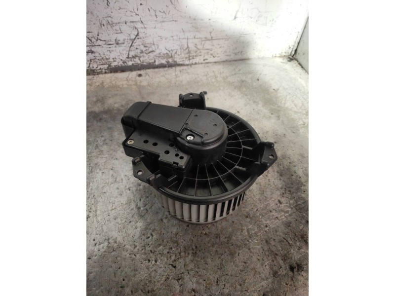 Recambio de motor calefaccion para toyota yaris (ksp9/scp9/nlp9) básico referencia OEM IAM 2727003010  