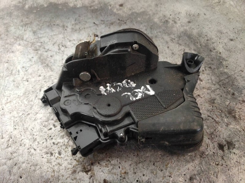 Recambio de motor cierre centralizado delantero derecho para toyota yaris (ksp9/scp9/nlp9) básico referencia OEM IAM  5P 