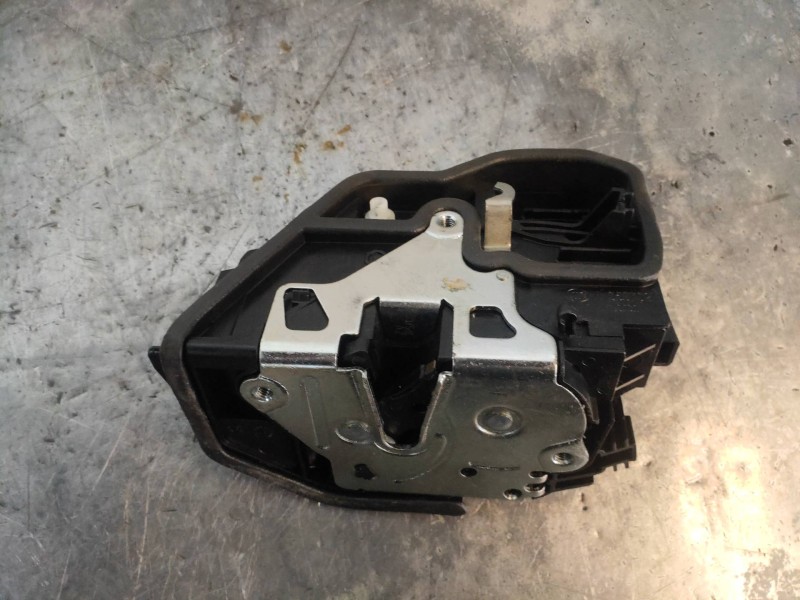 Recambio de motor cierre centralizado trasero izquierdo para bmw serie 3 lim. (f30) 318d referencia OEM IAM 7229459  