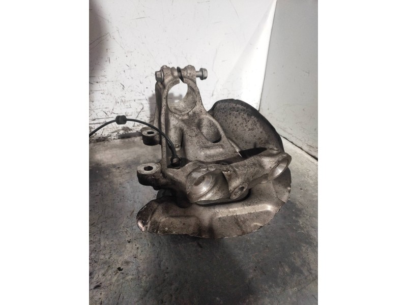 Recambio de mangueta delantera izquierda para bmw serie 1 lim. (f20) 116d referencia OEM IAM 679228504  