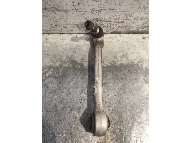 Recambio de brazo suspension superior delantero izquierdo para bmw serie 1 lim. (f20) 116d referencia OEM IAM 685299101  