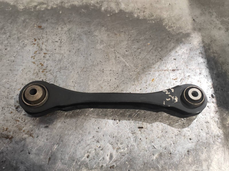 Recambio de brazo suspension superior trasero izquierdo para bmw serie 1 lim. (f20) 116d referencia OEM IAM 679254304  