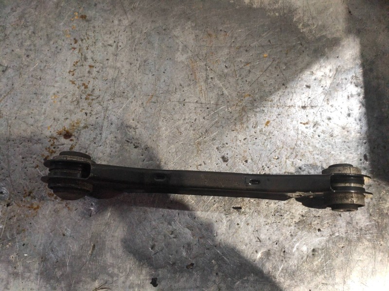 Recambio de brazo suspension superior trasero izquierdo para bmw serie 1 lim. (f20) 116d referencia OEM IAM 679254304  