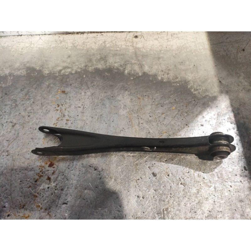 Recambio de brazo suspension superior trasero izquierdo para bmw serie 1 lim. (f20) 116d referencia OEM IAM 679252504  