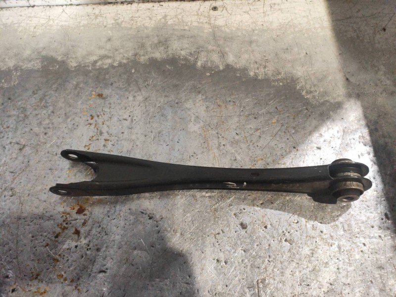 Recambio de brazo suspension superior trasero izquierdo para bmw serie 1 lim. (f20) 116d referencia OEM IAM 679252504  