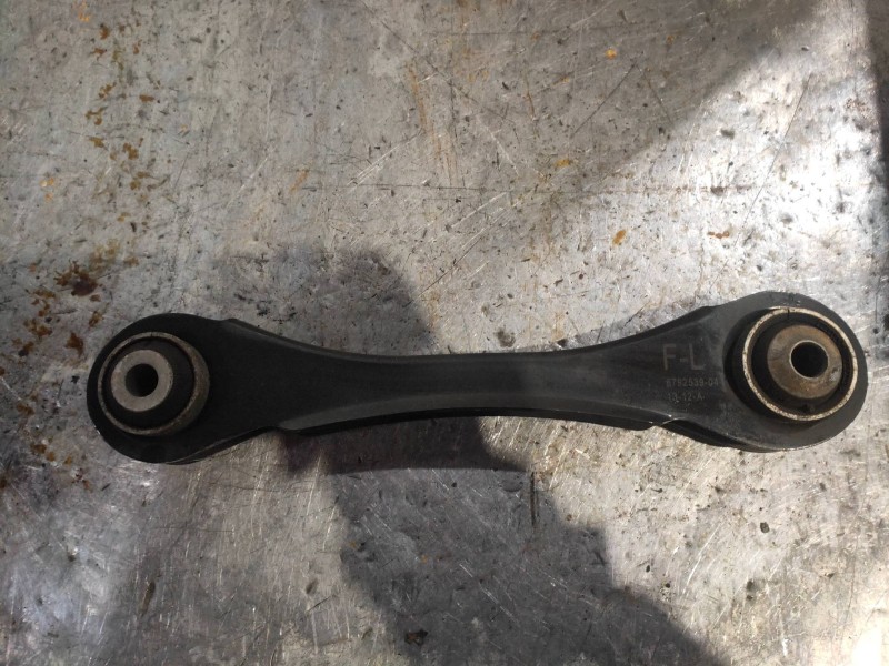 Recambio de brazo suspension superior trasero izquierdo para bmw serie 1 lim. (f20) 116d referencia OEM IAM 679253904  