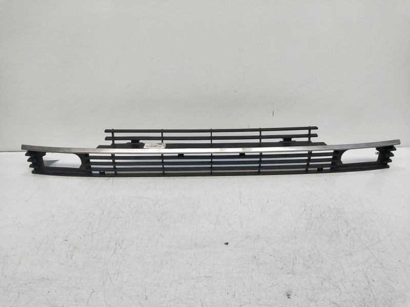Recambio de rejilla delantera para renault 7 1.0 referencia OEM IAM   
