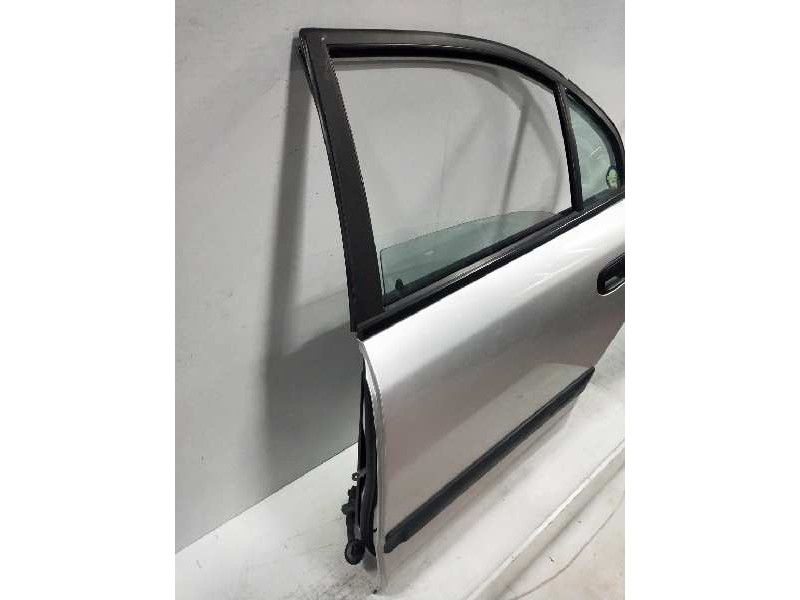 Recambio de puerta trasera izquierda para mitsubishi carisma berlina 5 (da0) 1900 di-d avance referencia OEM IAM   
