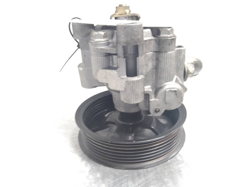 Recambio de bomba direccion para toyota avensis wagon (t25) 2.0 16v cat referencia OEM IAM   