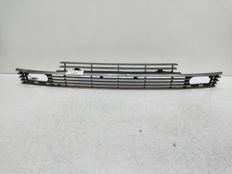 Recambio de rejilla delantera para renault 7 1.0 referencia OEM IAM   