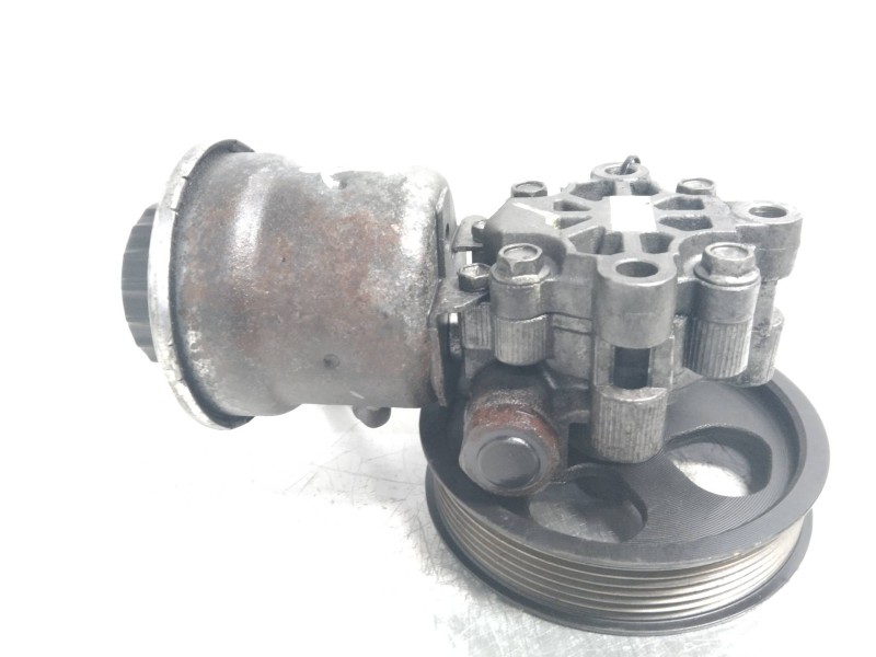 Recambio de bomba direccion para toyota avensis berlina (t25) 2.0 d4-d executive berlina (5-ptas.) referencia OEM IAM   