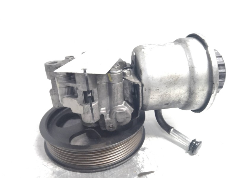 Recambio de bomba direccion para toyota avensis berlina (t25) 2.0 d4-d executive berlina (5-ptas.) referencia OEM IAM   