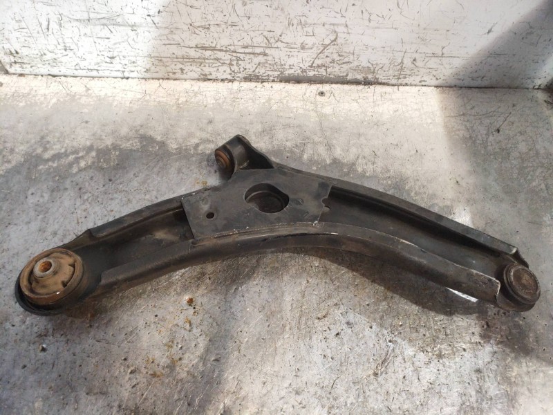 Recambio de brazo suspension inferior delantero izquierdo para hyundai ix20 gl classic referencia OEM IAM   