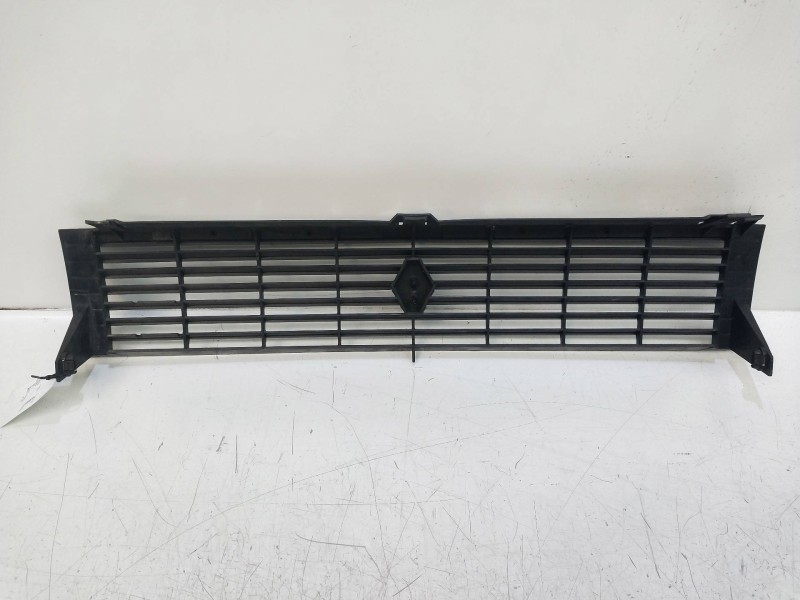 Recambio de rejilla delantera para renault 9 1.4 referencia OEM IAM   