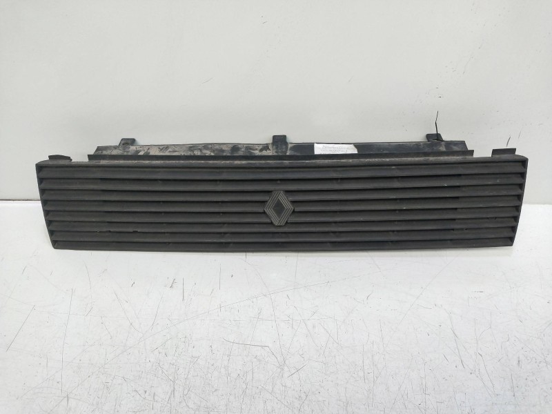 Recambio de rejilla delantera para renault 9 1.6 diesel referencia OEM IAM   
