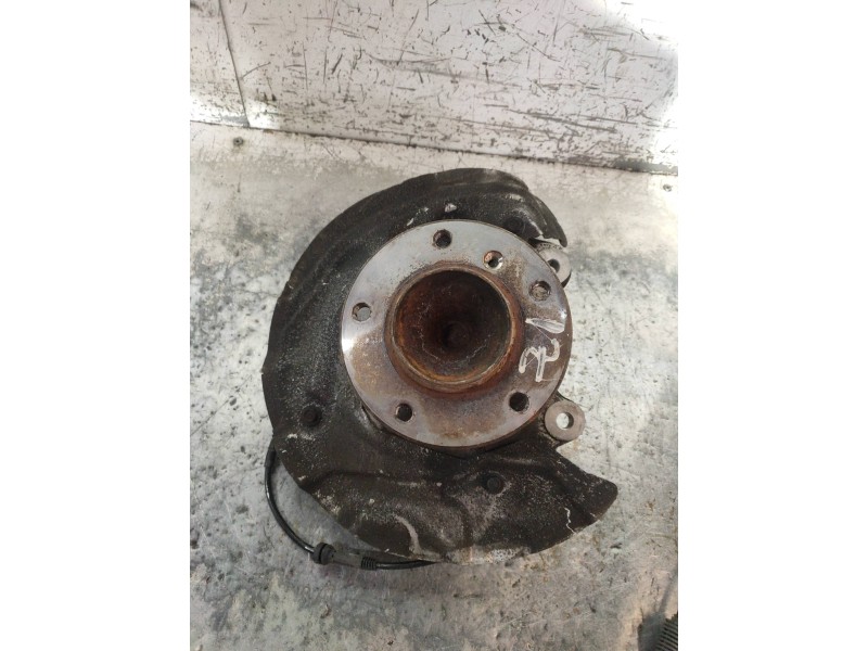 Recambio de mangueta delantera izquierda para bmw serie 3 berlina (e90) 318d referencia OEM IAM 3121677320903  