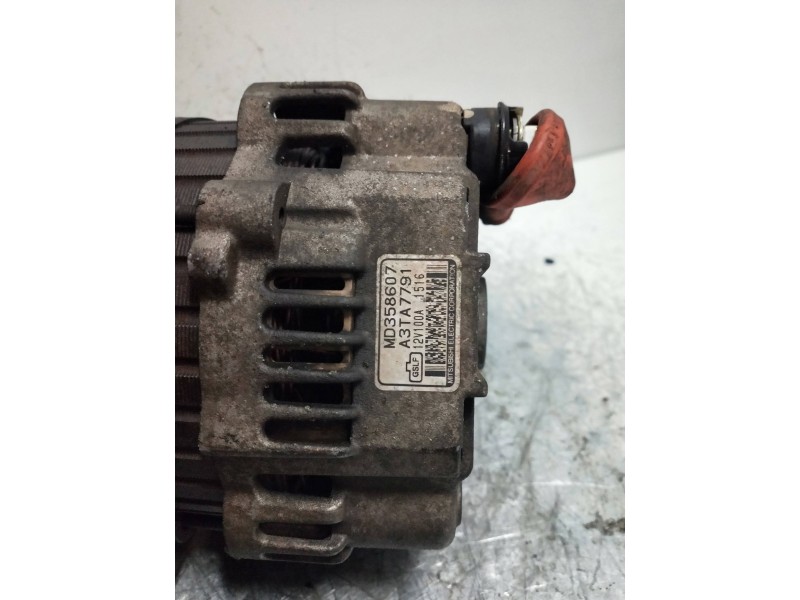 Recambio de alternador para mitsubishi space wagon (n80/n90) 2,4 glx referencia OEM IAM MD358607 MITSUBISHI 24GDI