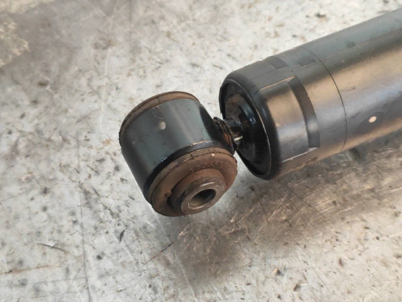 Recambio de amortiguador trasero derecho para citroen c3 exclusive referencia OEM IAM 9685479780  