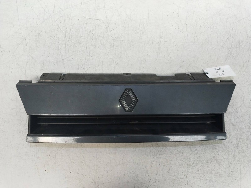 Recambio de rejilla delantera para renault 11 1.4 gtl referencia OEM IAM    Recambio de rejilla delantera para renault 11 1.4 gtl referencia OEM IAM
