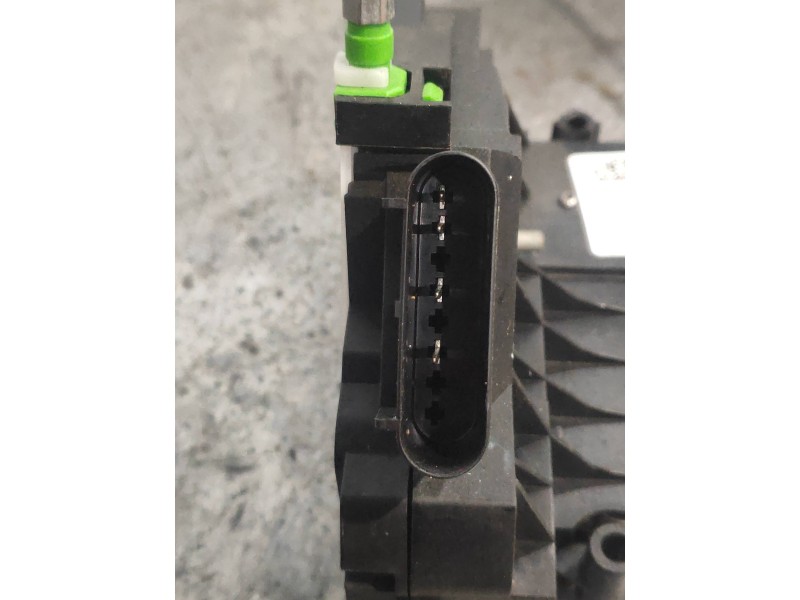 Recambio de motor cierre centralizado trasero izquierdo para ford ecosport titanium referencia OEM IAM CN15A264A27DD  