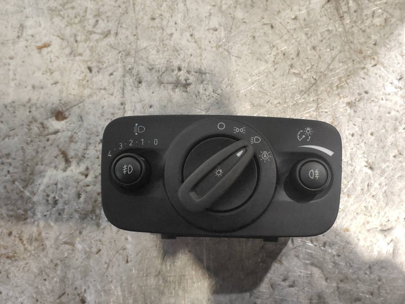Recambio de mando luces para ford ecosport titanium referencia OEM IAM C1BT13A024AB  