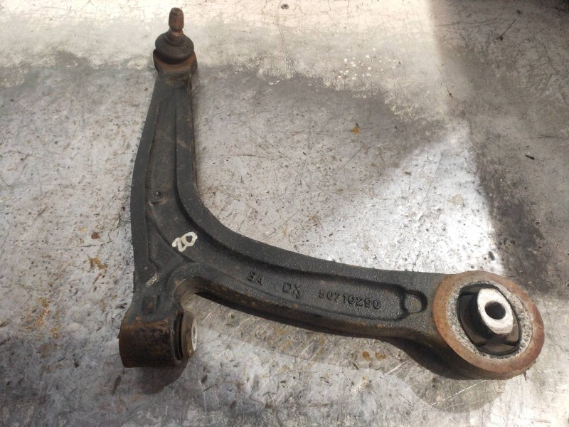 Recambio de brazo suspension inferior delantero derecho para ford ka (ccu) titanium+ referencia OEM IAM 50710290  
