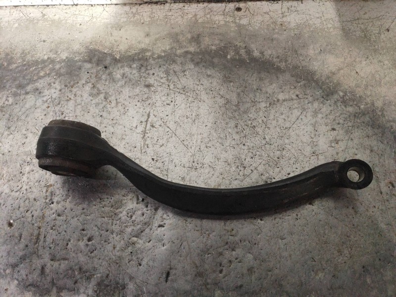 Recambio de brazo suspension inferior delantero izquierdo para bmw x1 (e84) xdrive 18d referencia OEM IAM 6768983  
