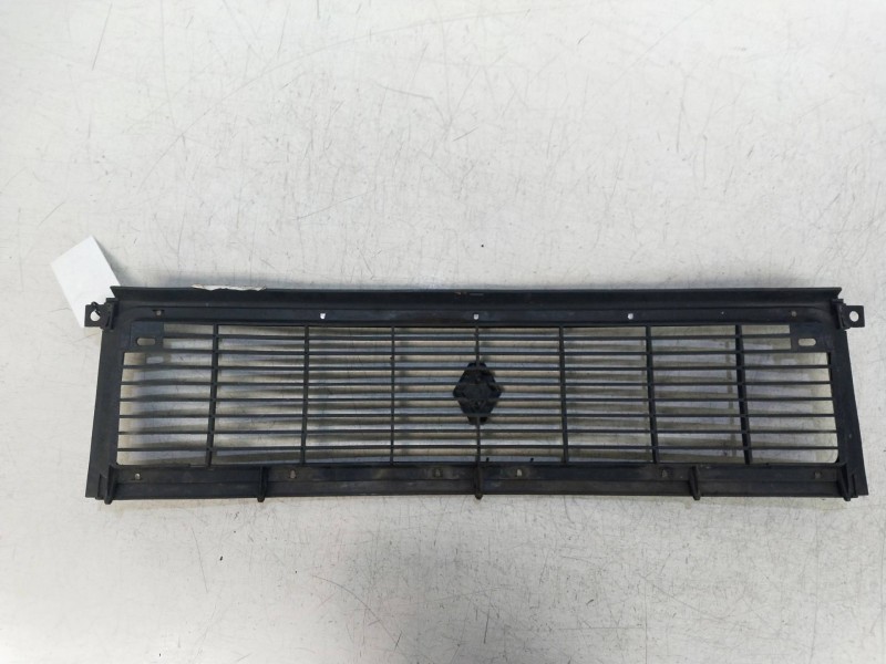 Recambio de rejilla delantera para renault 12 referencia OEM IAM   