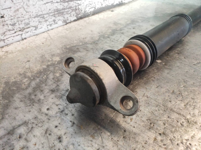 Recambio de amortiguador trasero izquierdo para kia rio (yb) attract referencia OEM IAM 55300H8100  