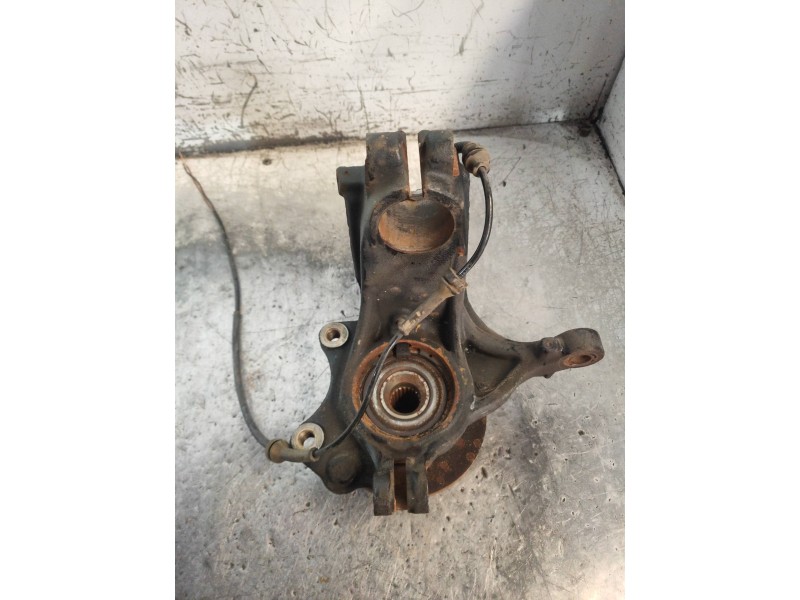 Recambio de mangueta delantera derecha para peugeot 208 active referencia OEM IAM   