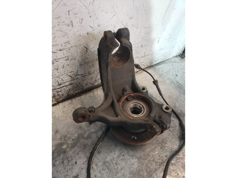 Recambio de mangueta delantera izquierda para peugeot 208 active referencia OEM IAM   