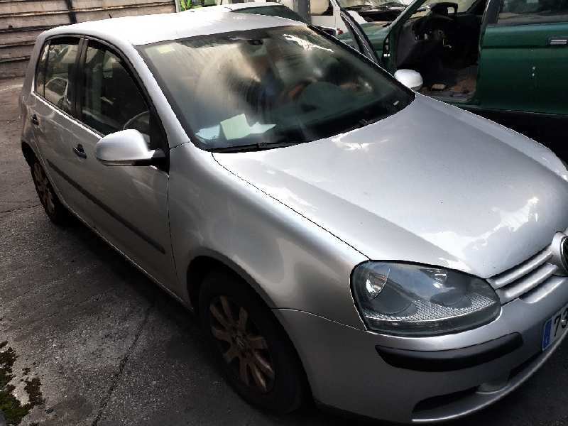 volkswagen golf v berlina (1k1) del año 2007