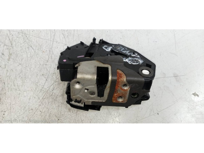 Recambio de motor cierre centralizado trasero derecho para ford fiesta (ccn) trend referencia OEM IAM AM5AR26412AE  