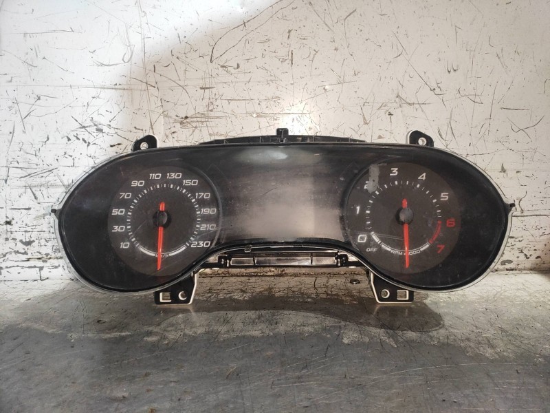 Recambio de cuadro instrumentos para fiat tipo ii (357) berlina lounge referencia OEM IAM 520511010 A2C99400602 00520511010