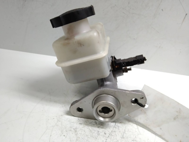 Recambio de bomba freno para kia cerato 2.0 turbodiesel cat referencia OEM IAM BM1110544  