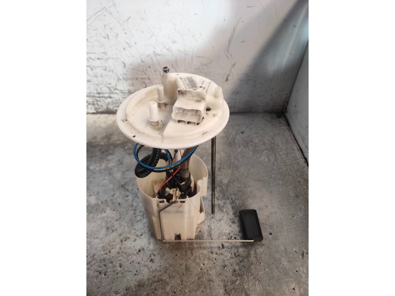 Recambio de bomba combustible para opel combo d kasten l2h1 2,4t referencia OEM IAM 0580203040 51827144 