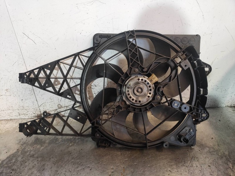 Recambio de electroventilador para opel combo d kasten l2h1 2,4t referencia OEM IAM 519673510  