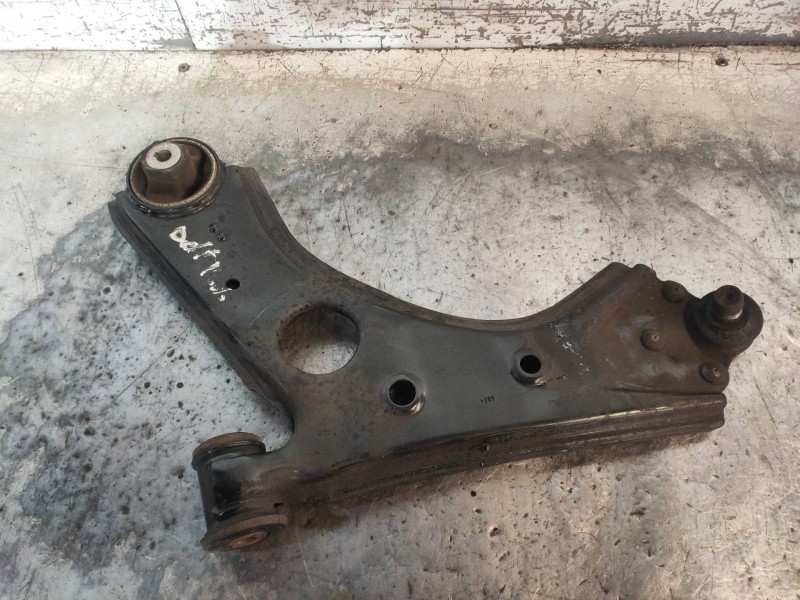 Recambio de brazo suspension inferior delantero izquierdo para opel combo d kasten l2h1 2,4t referencia OEM IAM   