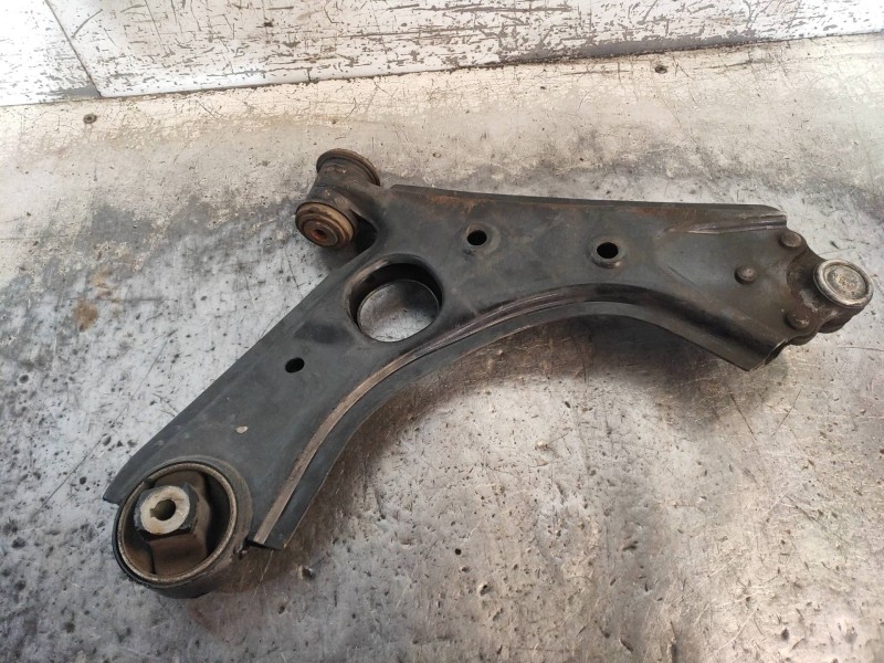Recambio de brazo suspension inferior delantero izquierdo para opel combo d kasten l2h1 2,4t referencia OEM IAM   
