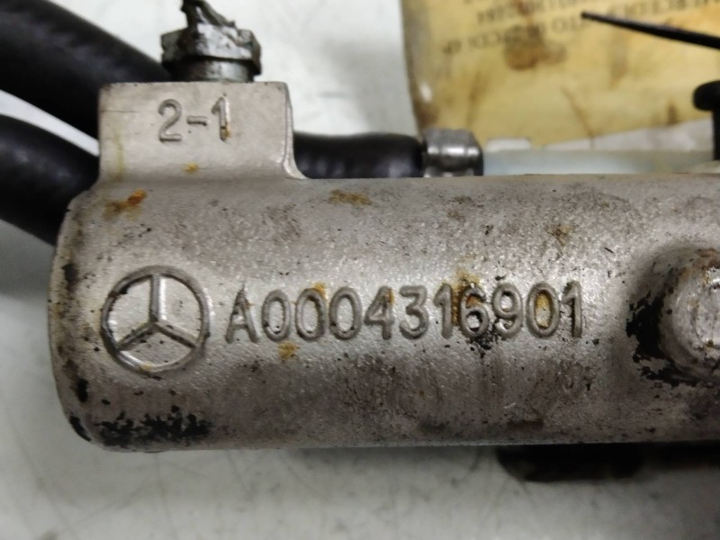 Recambio de bomba freno para mercedes vito mixto 06.2003 referencia OEM IAM A0004316901  
