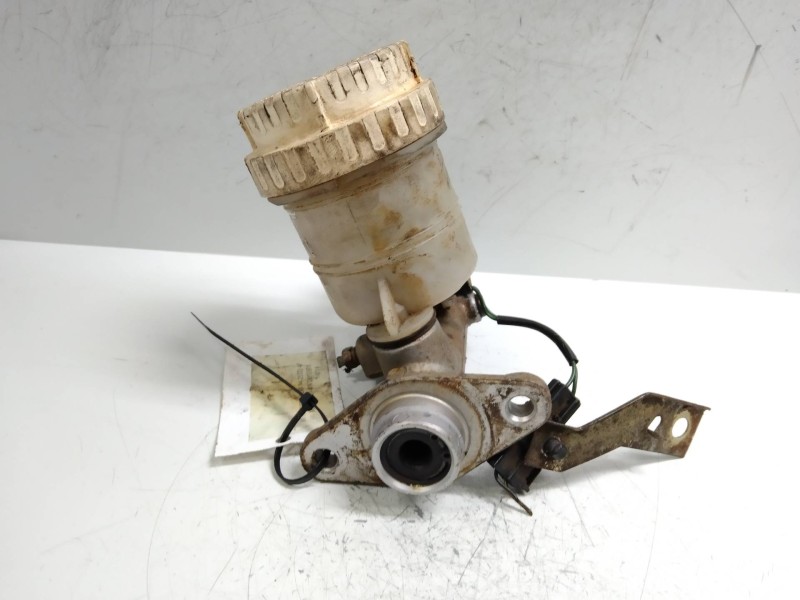 Recambio de bomba freno para mitsubishi l 200 (k6/7) 2.5 turbodiesel referencia OEM IAM   