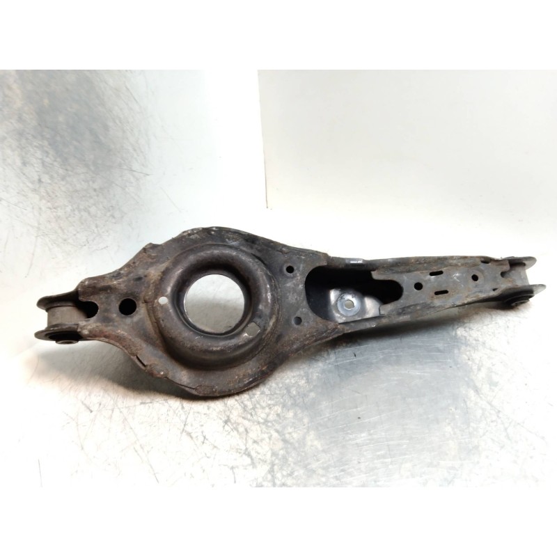 Recambio de brazo suspension inferior trasero izquierdo para mazda 3 berlina (bk) 1.6 cd diesel cat referencia OEM IAM   