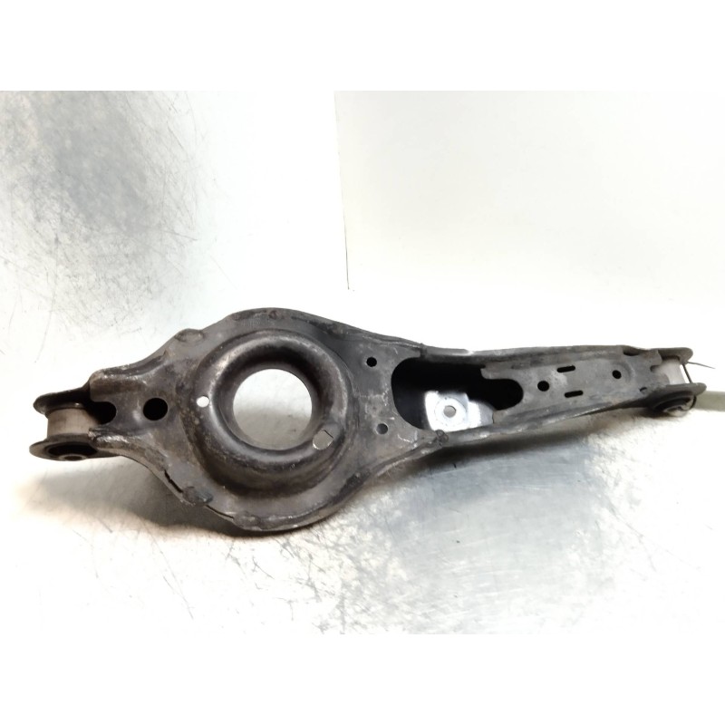 Recambio de brazo suspension inferior trasero derecho para mazda 3 berlina (bk) 1.6 16v cat referencia OEM IAM   